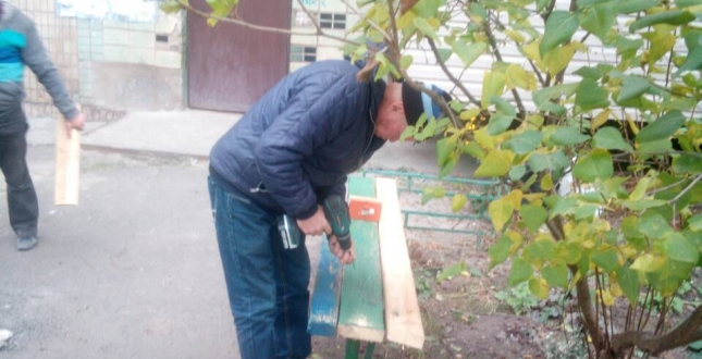 Комунальні служби продовжують виконувати роботи з ремонту та благоустрою балансових територій (фото)