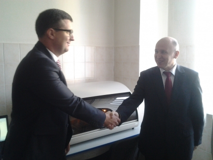 В консультативно-діагоностичному центрі Подільського району почав працювати сучасний імуноферментний та біохімічний автоматичний аналізатор LabLine