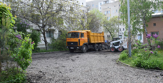 Цього року у Подільському районі оновлять 50 об’єктів прибудинкових територій та міжквартальних проїздів (+адреси об’єктів)