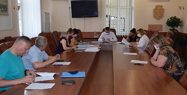 У Подільській РДА відбулось засідання комісії з питань захисту прав дитини (фото)
