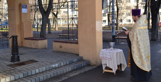 Бювет на вулиці Кирилівській відновив свою роботу (фото)