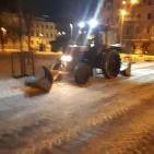48370