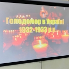 55610