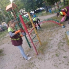 78572